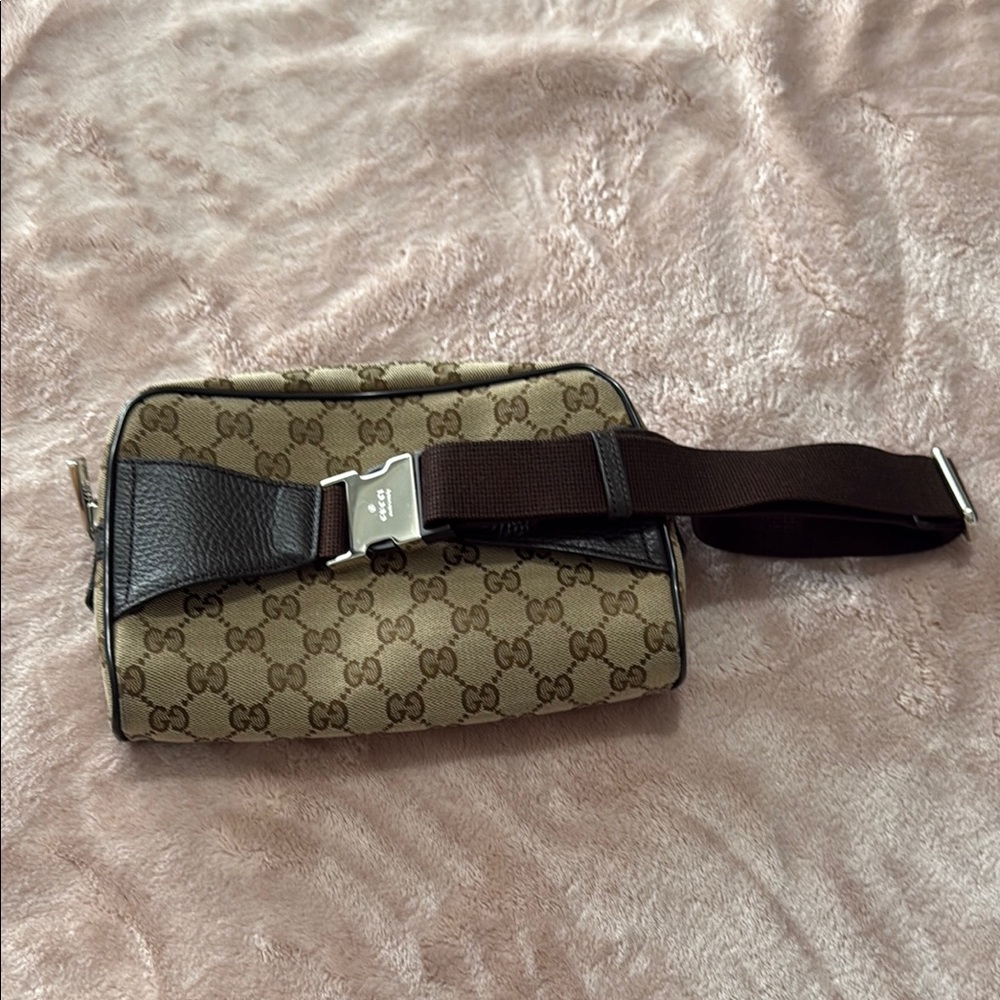 Gucci Brown UNISEX  Belt Bag with Iconic Design - Picture 5 of 9